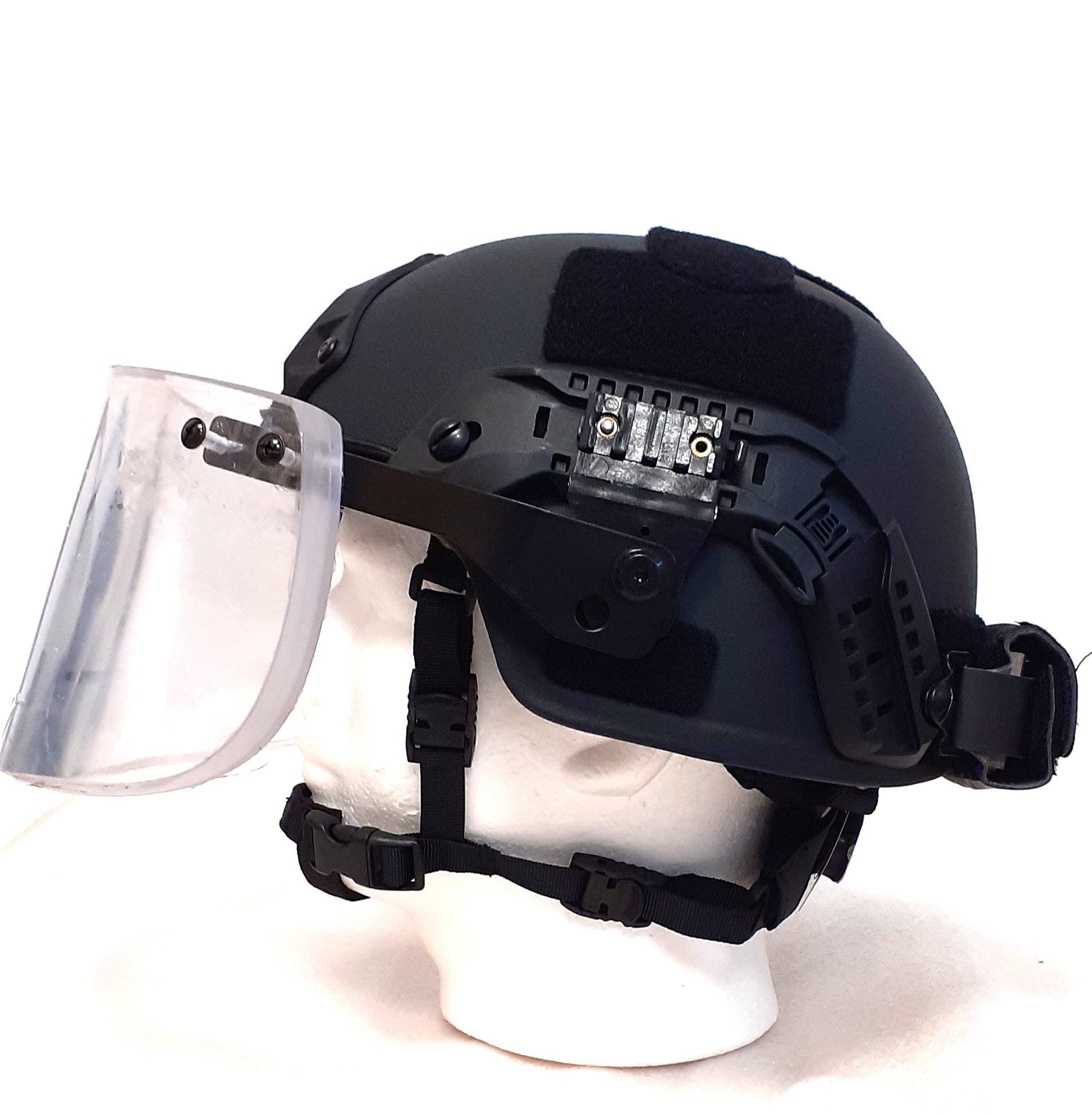 imagen casco modelo MICH Tactico pantalla antibalas FR