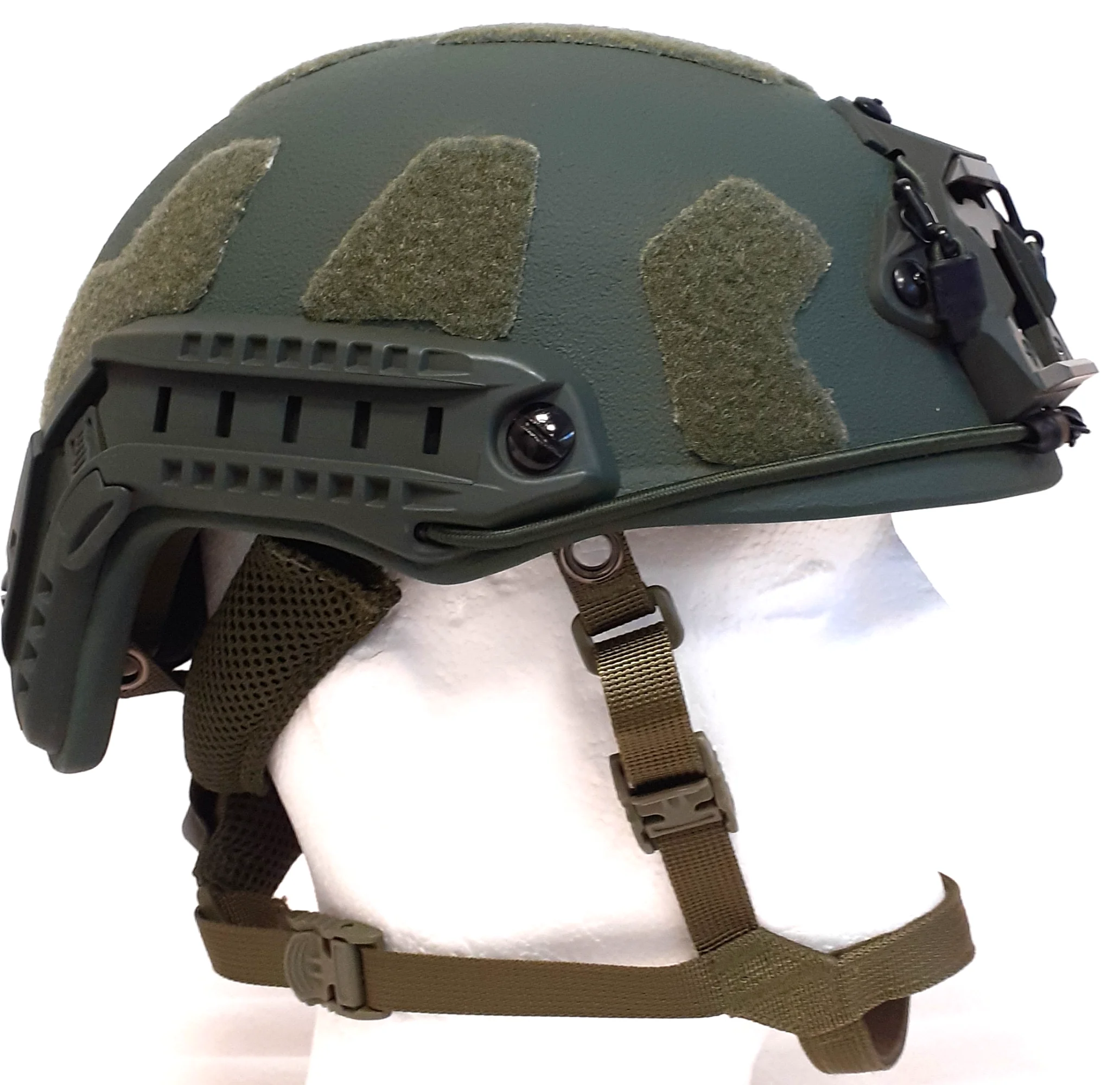 casco modelo FAST Military LT